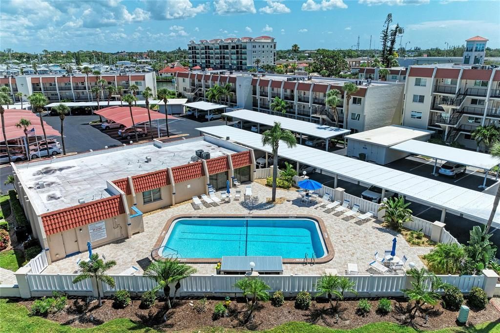 For Sale: $425,000 (2 beds, 2 baths, 1008 Square Feet)