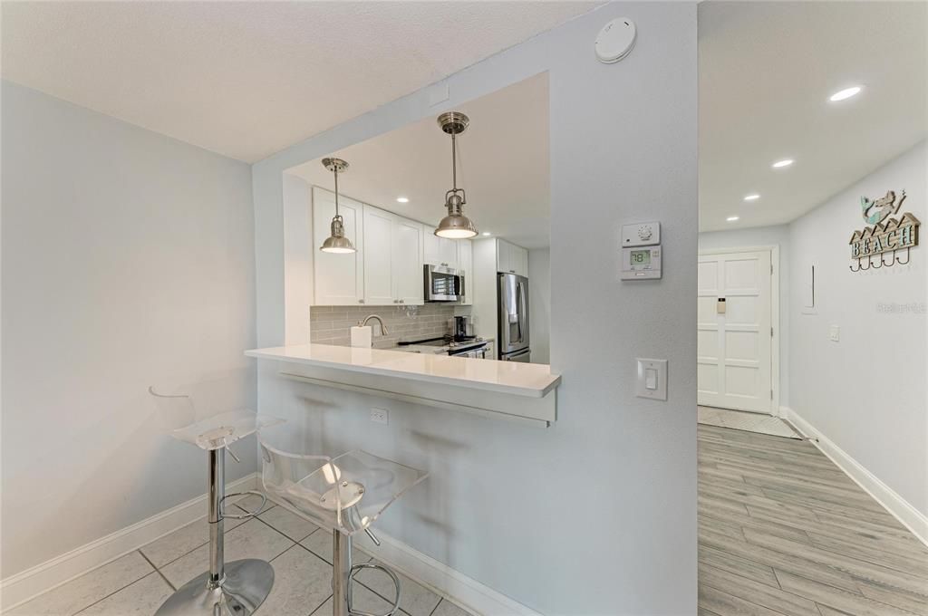For Sale: $425,000 (2 beds, 2 baths, 1008 Square Feet)