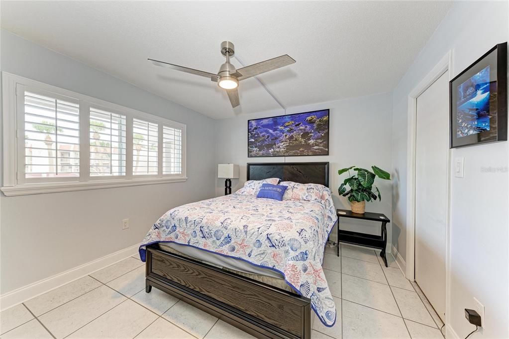 For Sale: $425,000 (2 beds, 2 baths, 1008 Square Feet)