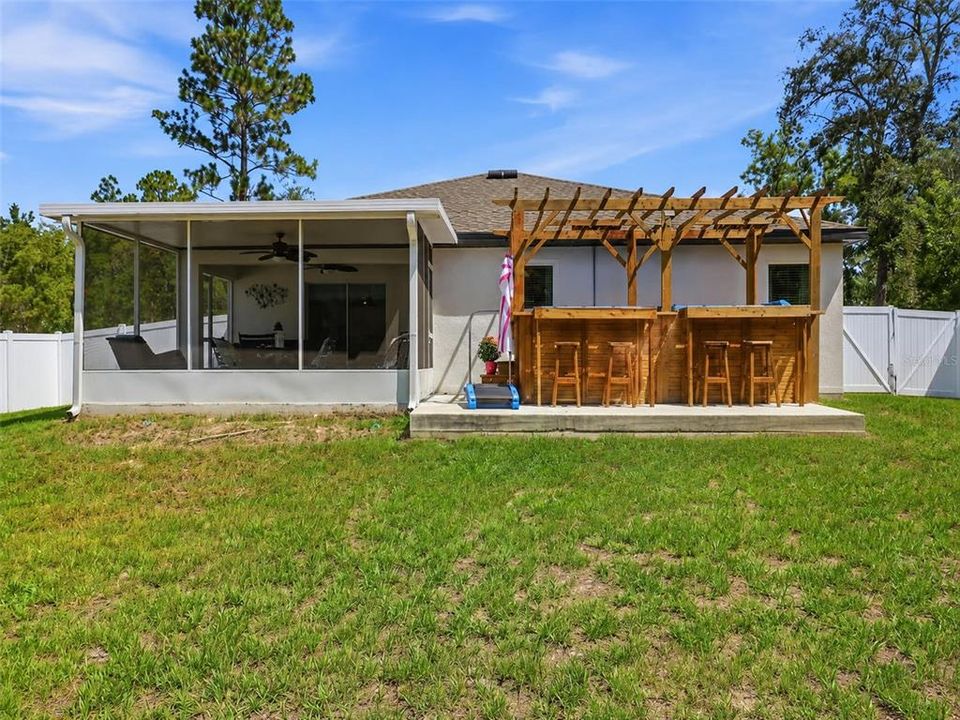 На продажу: $389,500 (4 спален, 2 ванн, 1853 Квадратных фут)