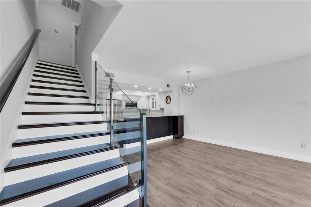 В аренду: $3,500 (3 спален, 3 ванн, 1462 Квадратных фут)