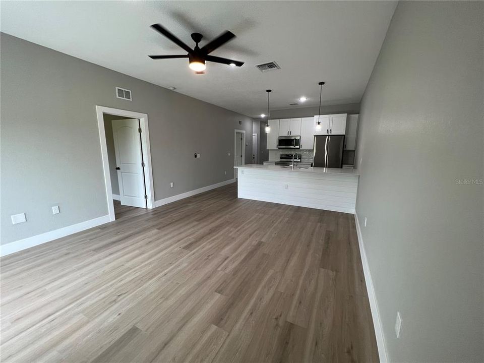 В аренду: $1,650 (3 спален, 2 ванн, 1200 Квадратных фут)