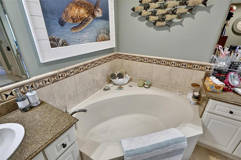 For Sale: $829,000 (3 beds, 3 baths, 1676 Square Feet)