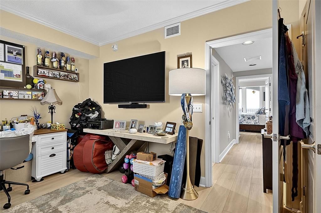 For Sale: $829,000 (3 beds, 3 baths, 1676 Square Feet)