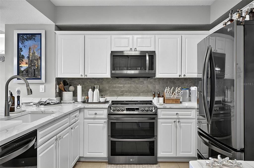 For Sale: $829,000 (3 beds, 3 baths, 1676 Square Feet)