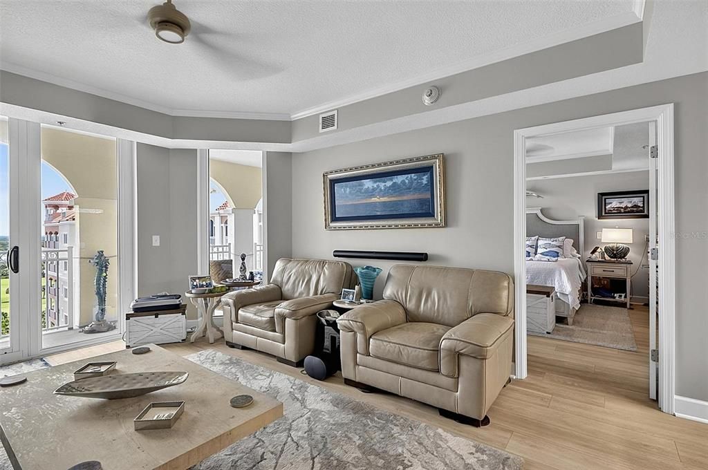 For Sale: $829,000 (3 beds, 3 baths, 1676 Square Feet)