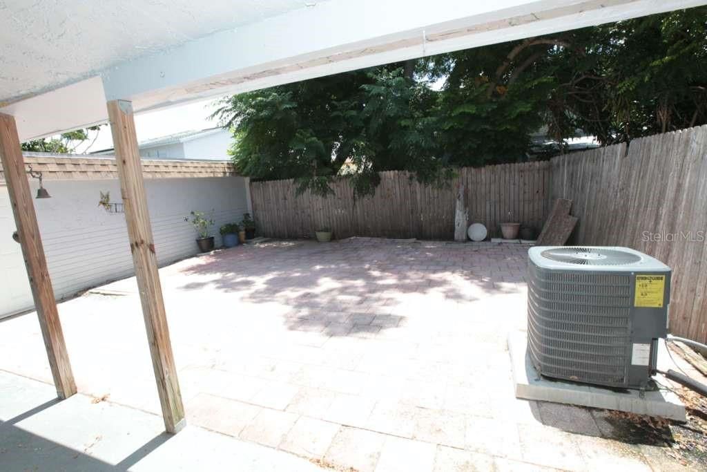 En Venta: $384,900 (4 camas, 2 baños, 1645 Pies cuadrados)