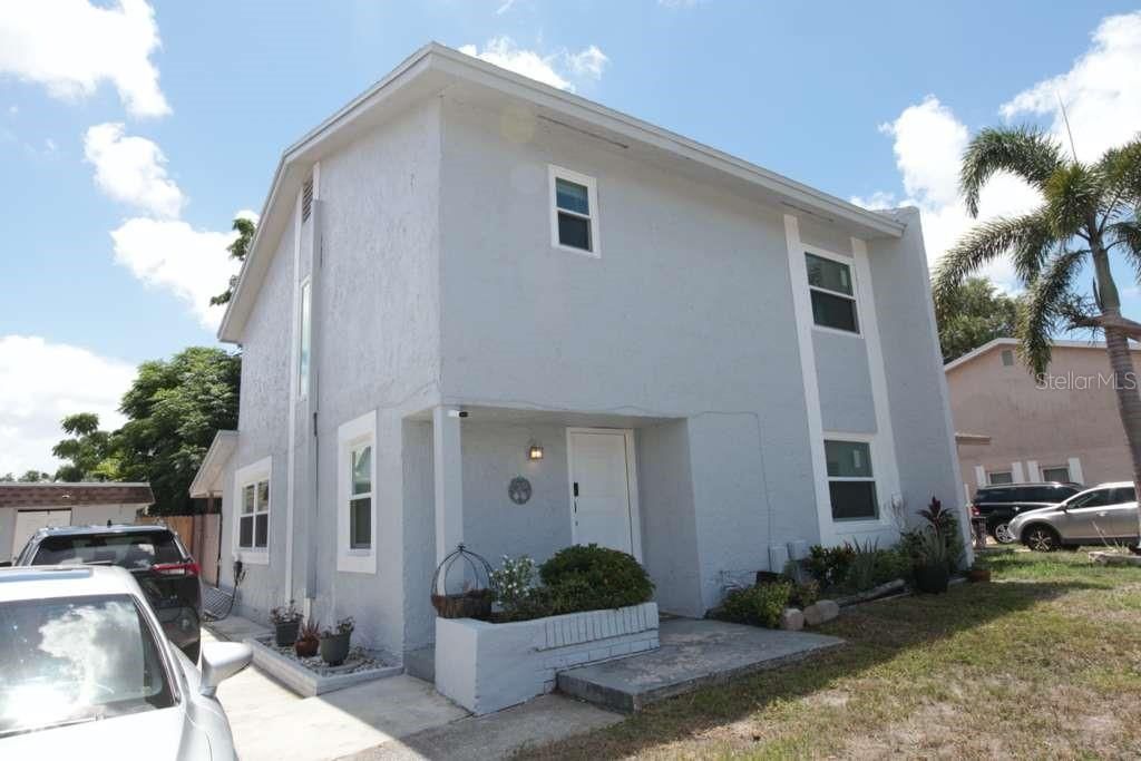 En Venta: $384,900 (4 camas, 2 baños, 1645 Pies cuadrados)