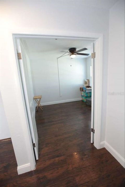En Venta: $384,900 (4 camas, 2 baños, 1645 Pies cuadrados)