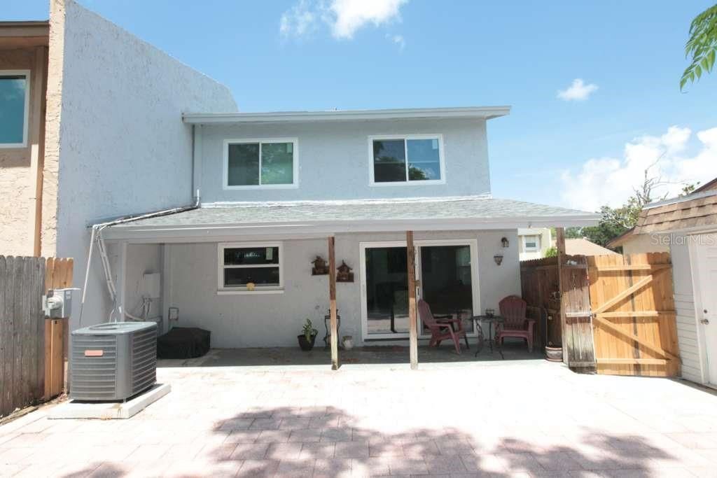 En Venta: $384,900 (4 camas, 2 baños, 1645 Pies cuadrados)