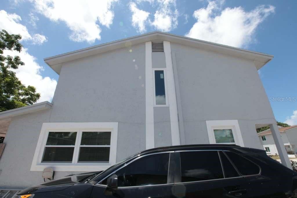 En Venta: $384,900 (4 camas, 2 baños, 1645 Pies cuadrados)
