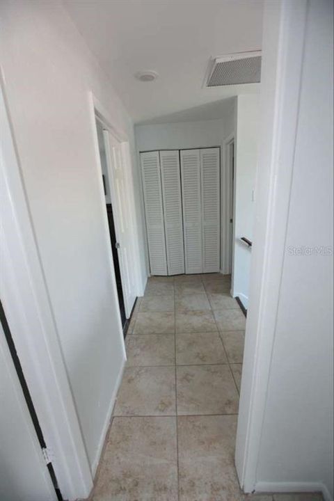 En Venta: $384,900 (4 camas, 2 baños, 1645 Pies cuadrados)