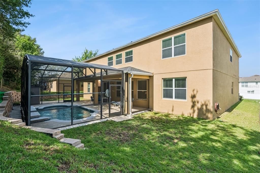 For Sale: $895,000 (7 beds, 5 baths, 5492 Square Feet)
