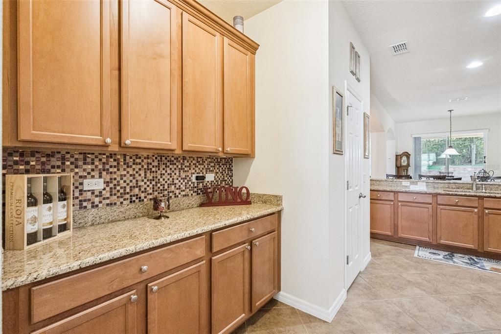 For Sale: $895,000 (7 beds, 5 baths, 5492 Square Feet)