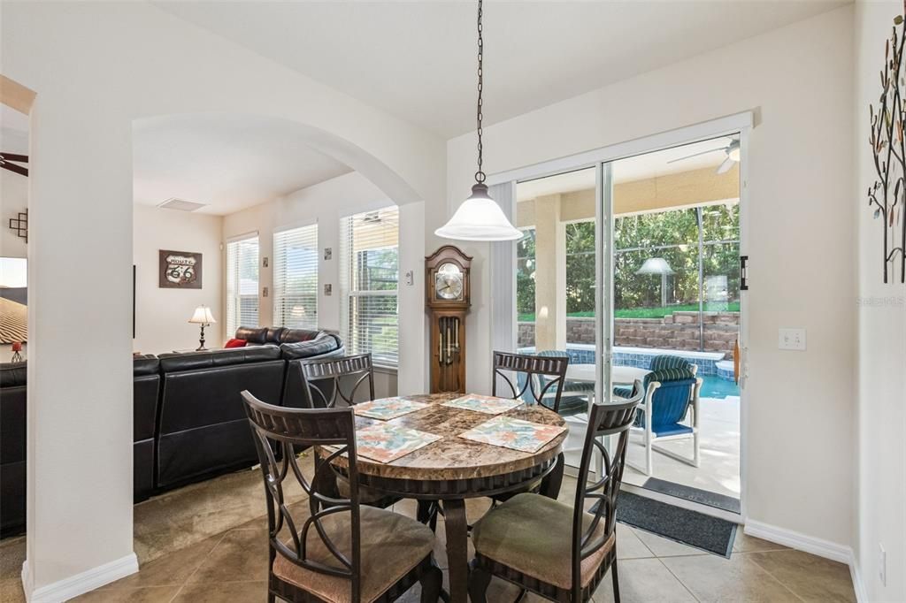 For Sale: $895,000 (7 beds, 5 baths, 5492 Square Feet)