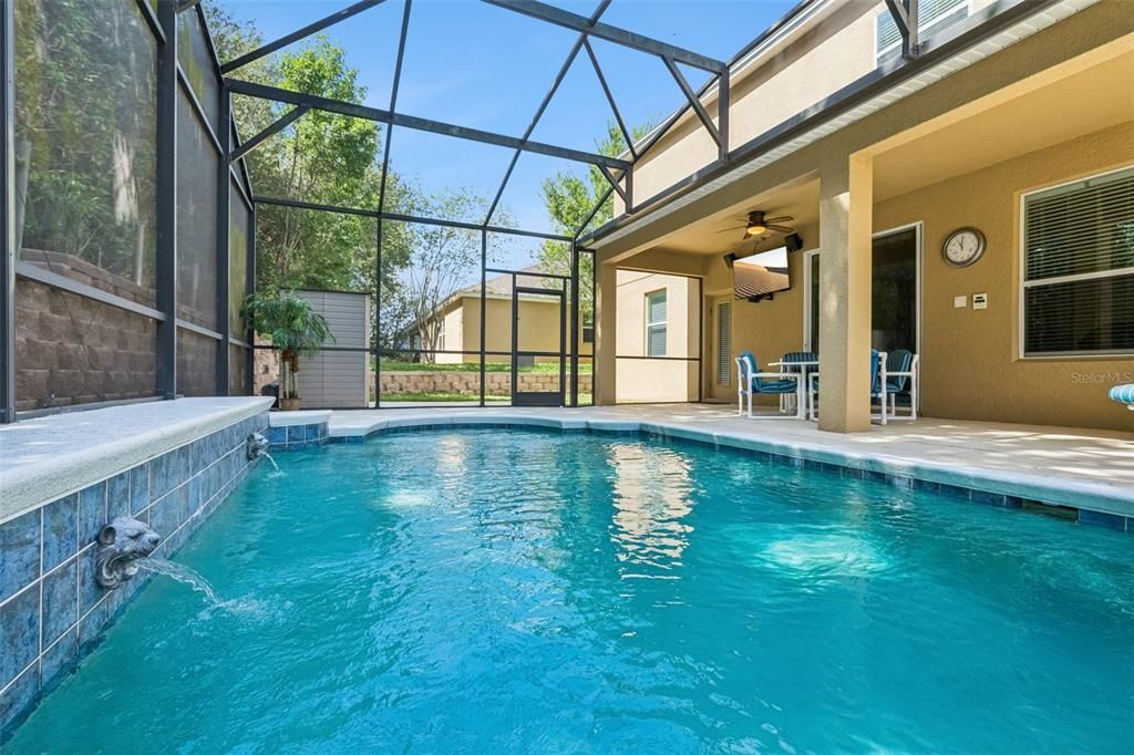 For Sale: $895,000 (7 beds, 5 baths, 5492 Square Feet)