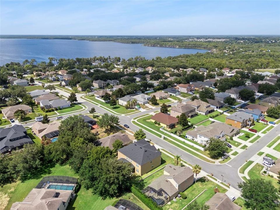 For Sale: $895,000 (7 beds, 5 baths, 5492 Square Feet)