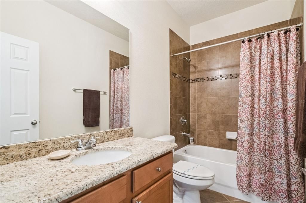 For Sale: $895,000 (7 beds, 5 baths, 5492 Square Feet)