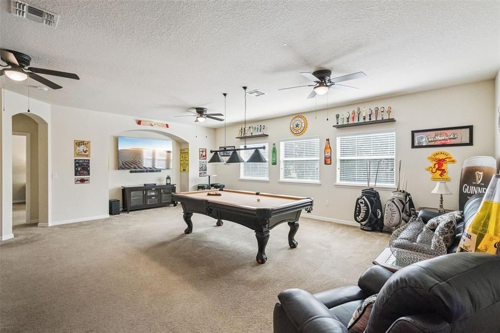 For Sale: $895,000 (7 beds, 5 baths, 5492 Square Feet)