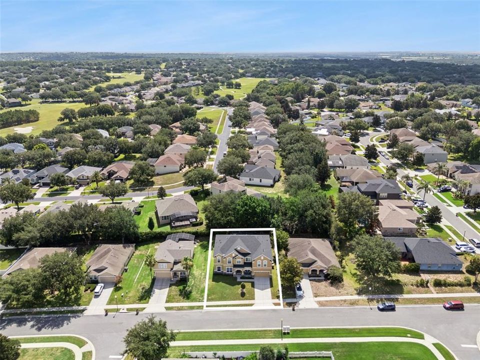 For Sale: $895,000 (7 beds, 5 baths, 5492 Square Feet)
