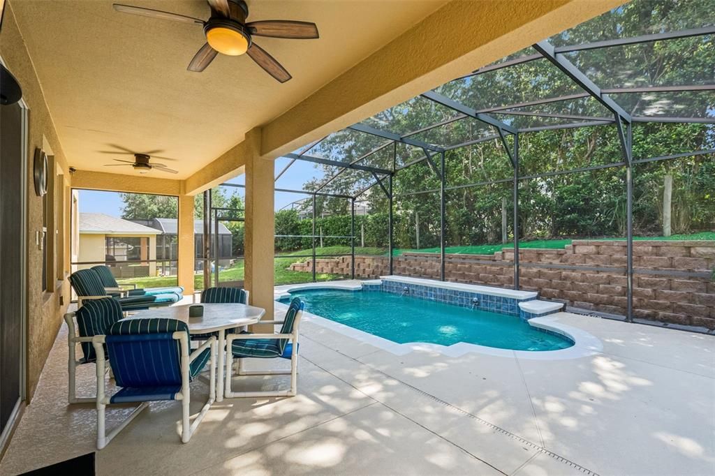 For Sale: $895,000 (7 beds, 5 baths, 5492 Square Feet)