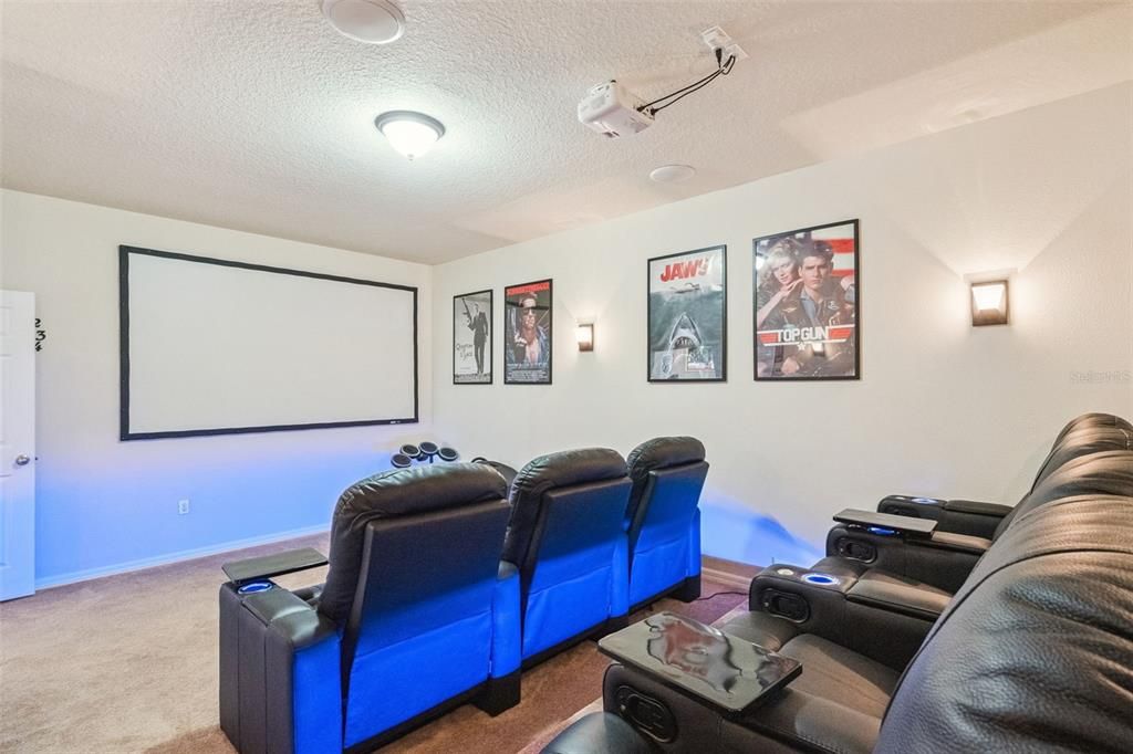 For Sale: $895,000 (7 beds, 5 baths, 5492 Square Feet)
