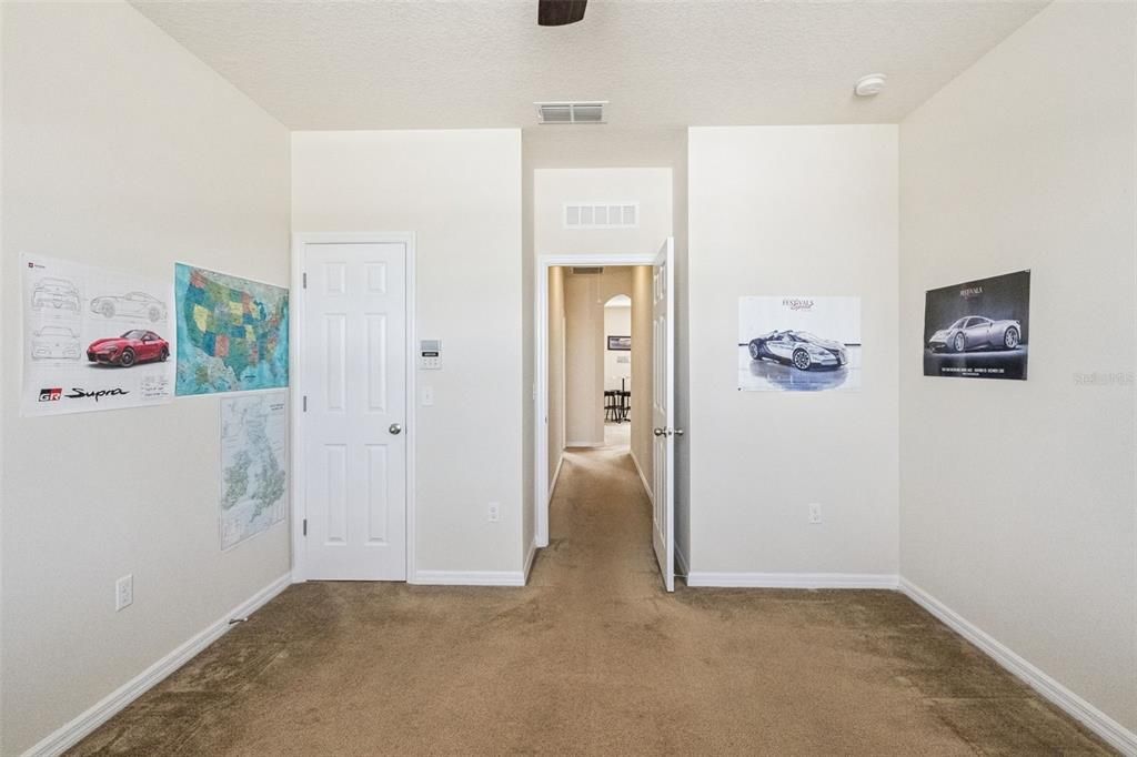 For Sale: $895,000 (7 beds, 5 baths, 5492 Square Feet)