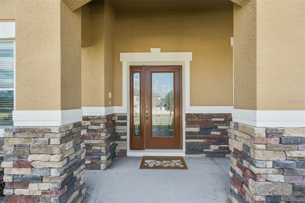 For Sale: $895,000 (7 beds, 5 baths, 5492 Square Feet)