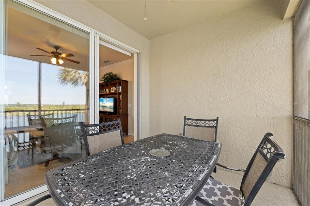 For Rent: $2,800 (2 beds, 2 baths, 1297 Square Feet)