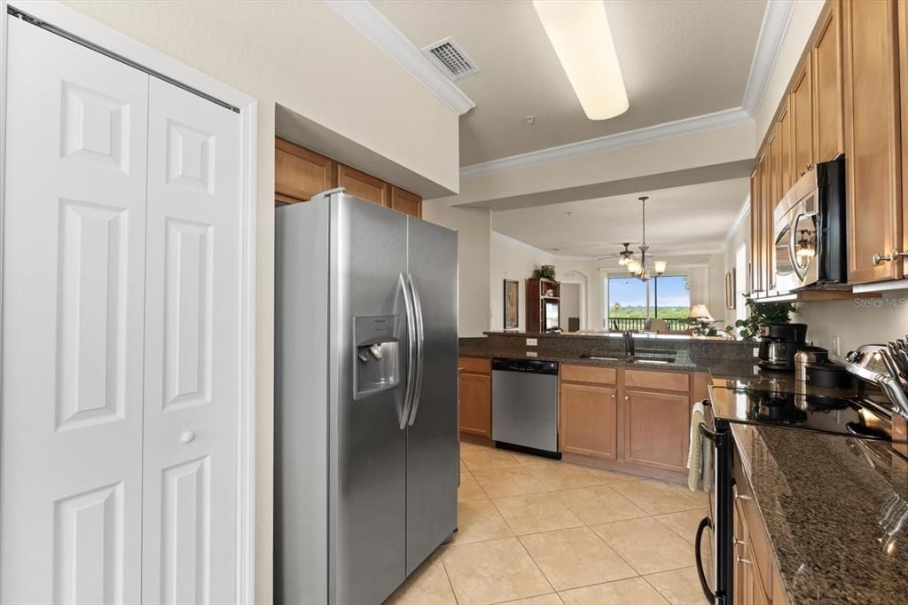 For Rent: $2,800 (2 beds, 2 baths, 1297 Square Feet)