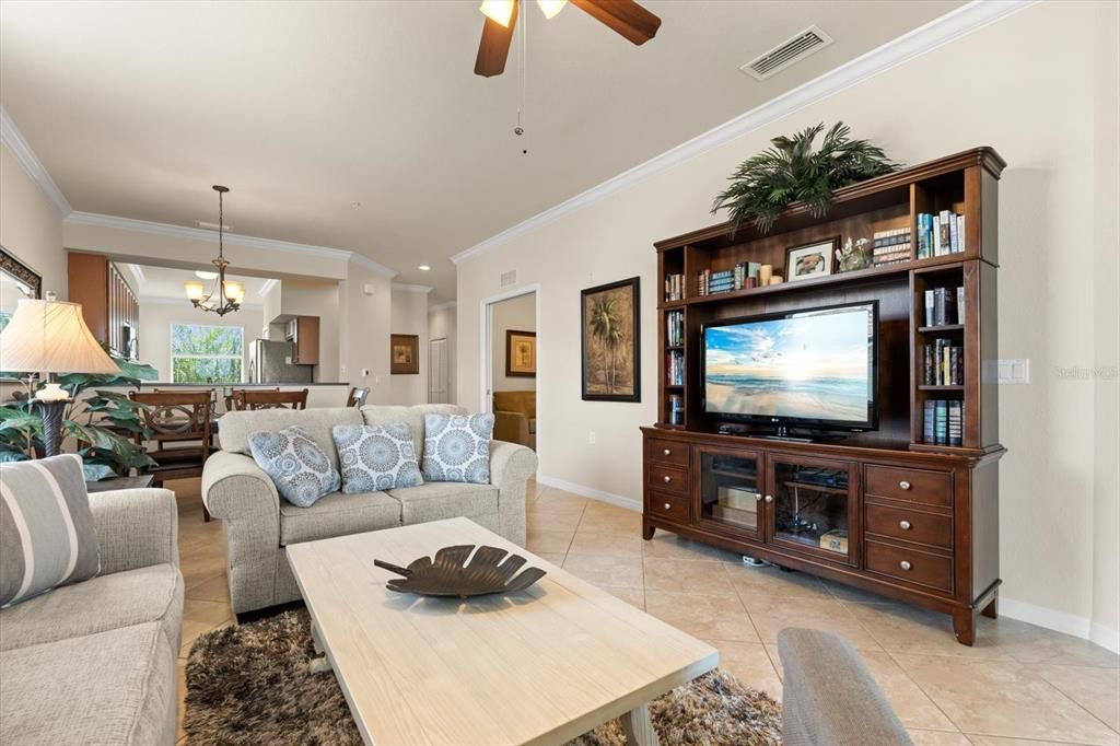 For Rent: $2,800 (2 beds, 2 baths, 1297 Square Feet)