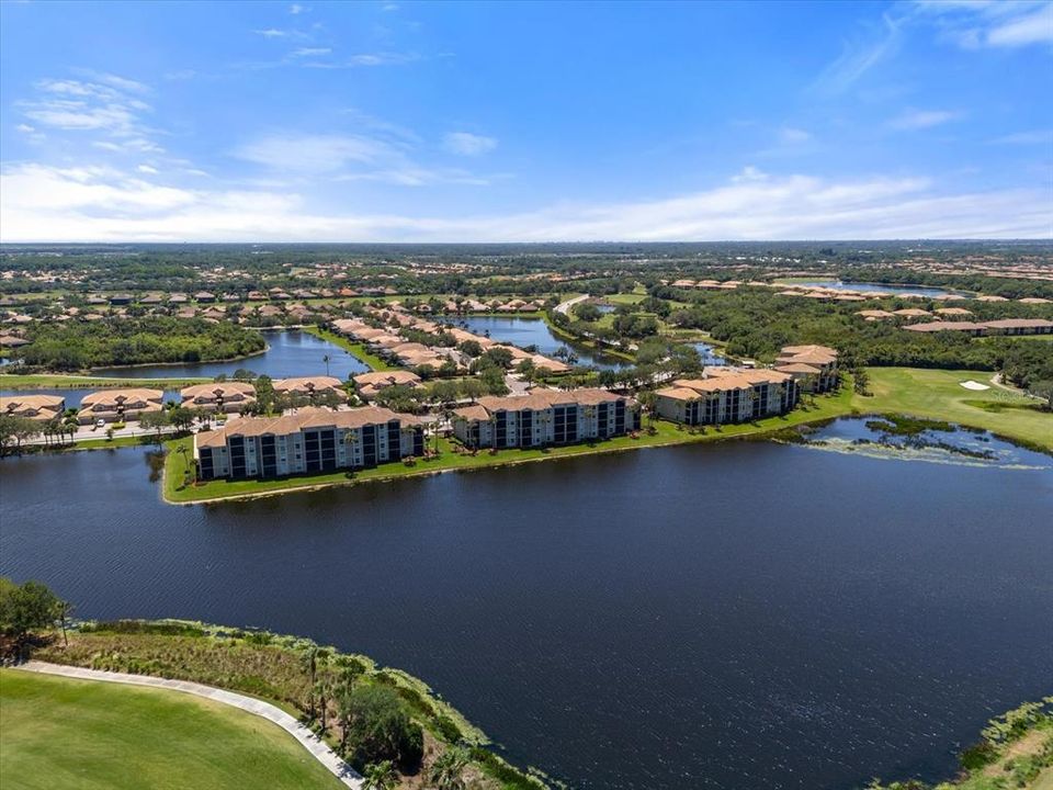 For Rent: $2,800 (2 beds, 2 baths, 1297 Square Feet)