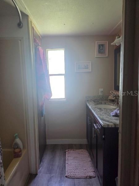 For Sale: $125,000 (3 beds, 2 baths, 917 Square Feet)