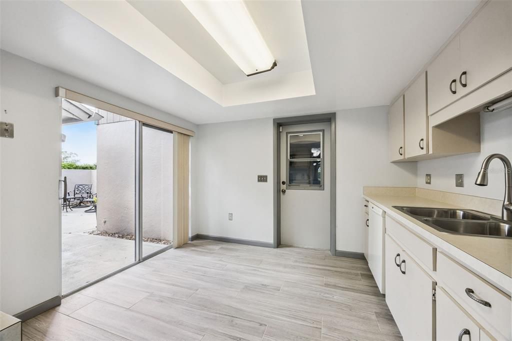 На продажу: $275,000 (3 спален, 2 ванн, 1284 Квадратных фут)