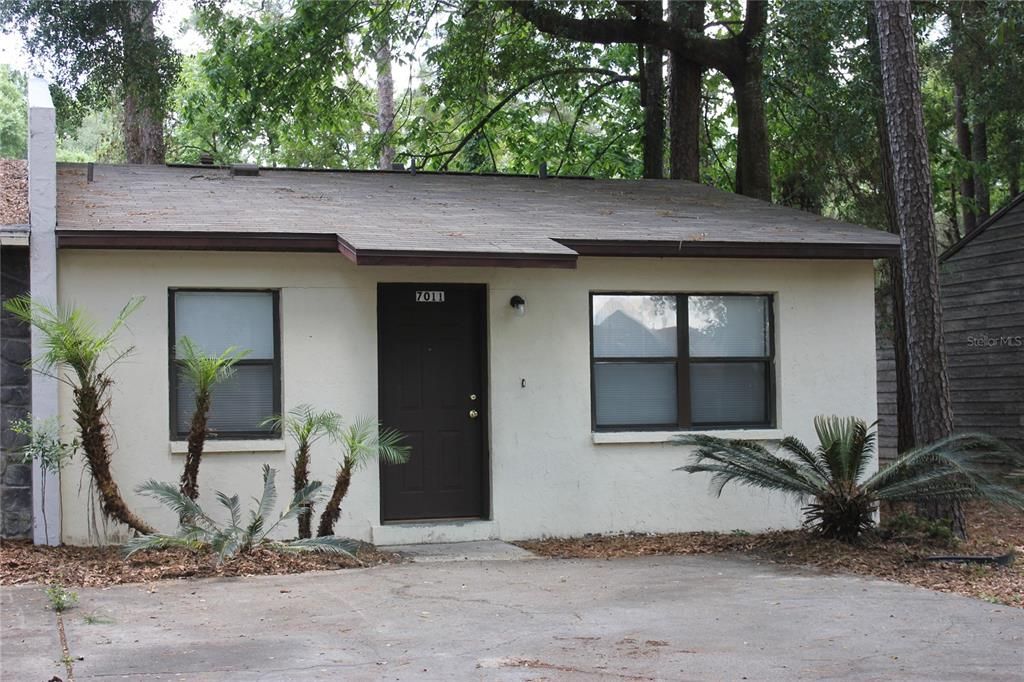 For Rent: $1,075 (2 beds, 1 baths, 875 Square Feet)