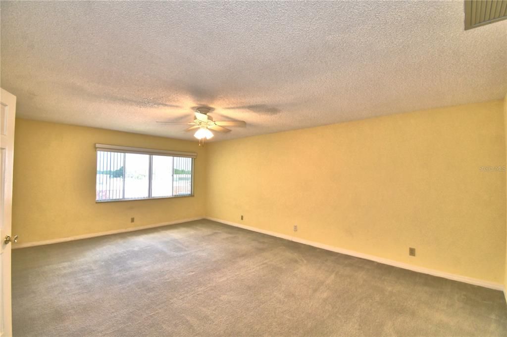 En Venta: $215,000 (3 camas, 2 baños, 1549 Pies cuadrados)