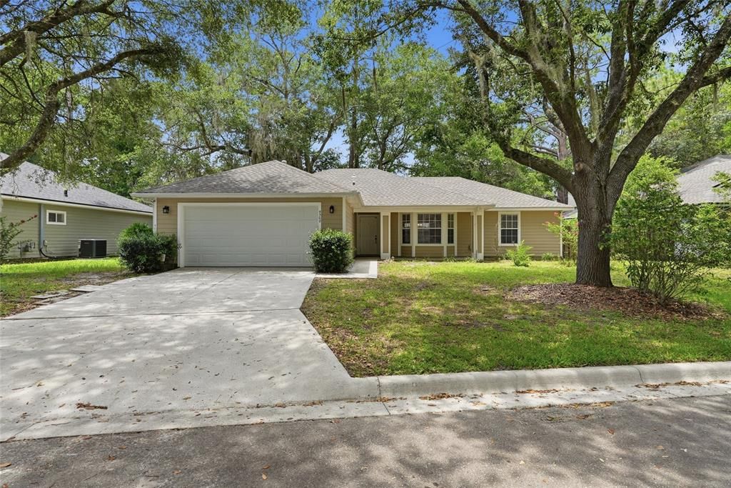 For Sale: $349,000 (3 beds, 2 baths, 1430 Square Feet)