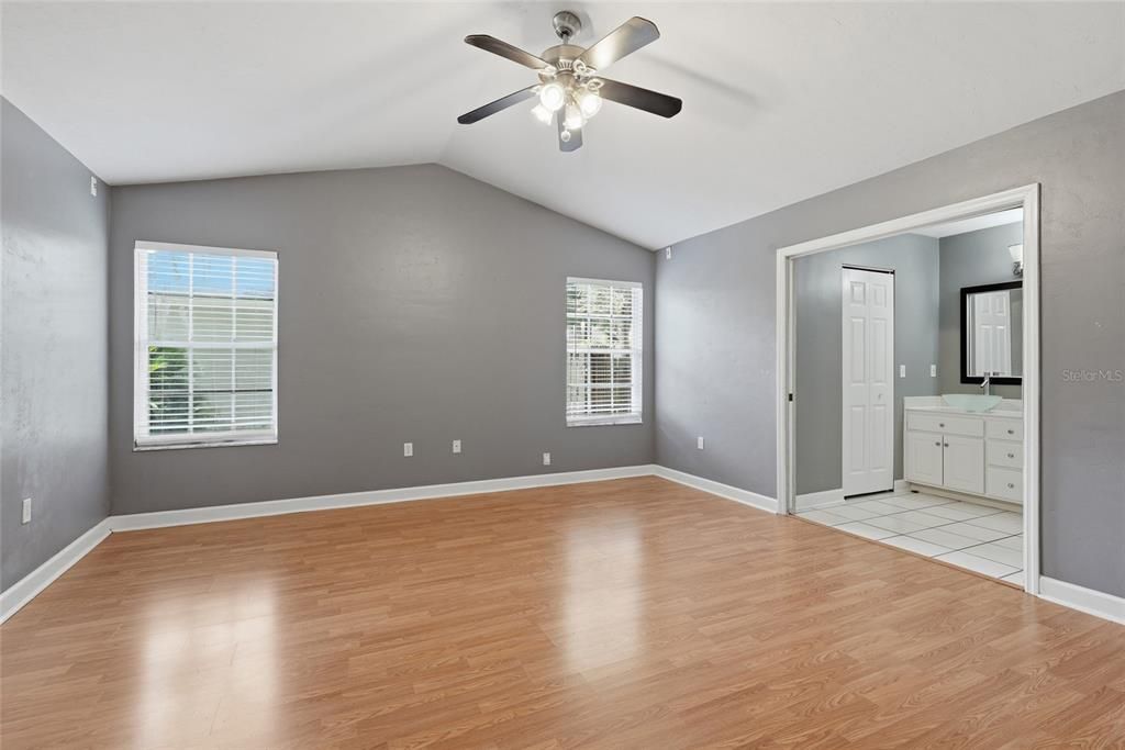 For Sale: $349,000 (3 beds, 2 baths, 1430 Square Feet)
