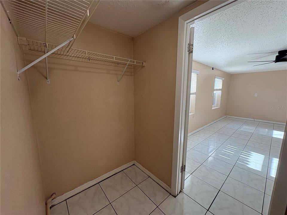 En Venta: $275,000 (2 camas, 1 baños, 959 Pies cuadrados)