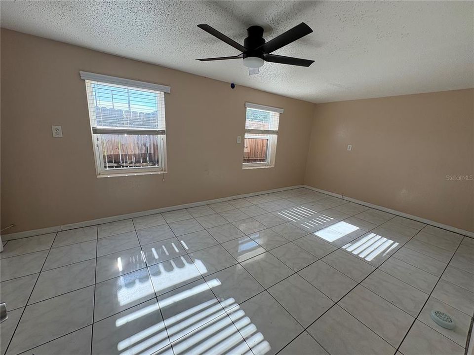 En Venta: $275,000 (2 camas, 1 baños, 959 Pies cuadrados)