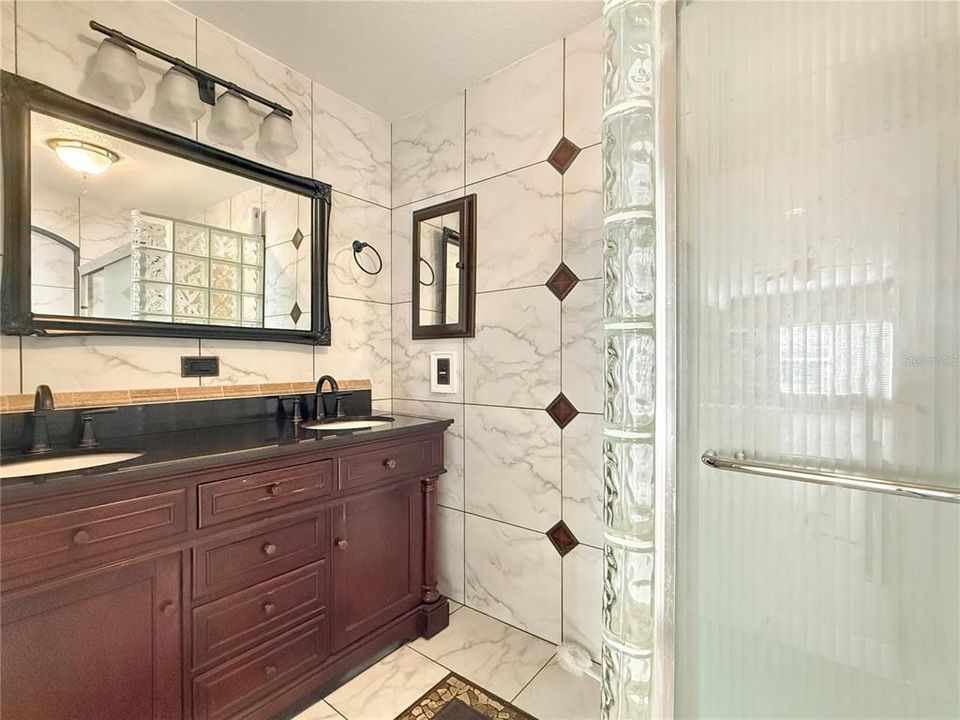 В аренду: $2,800 (5 спален, 4 ванн, 2140 Квадратных фут)