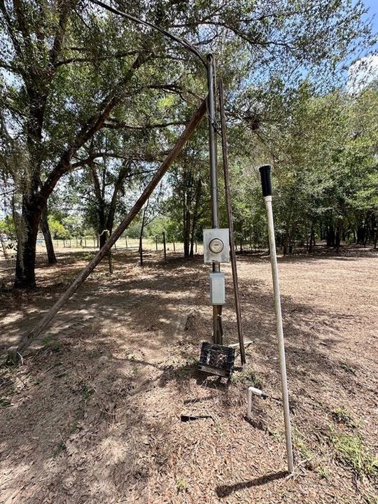 На продажу: $589,900 (14.57 acres)