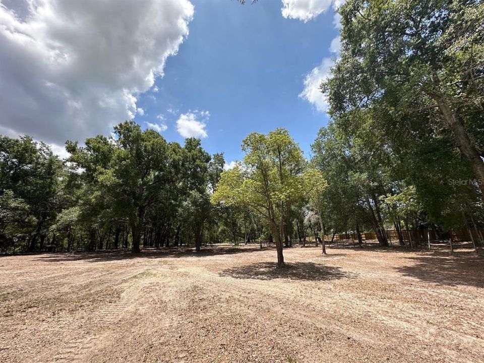 На продажу: $589,900 (14.57 acres)