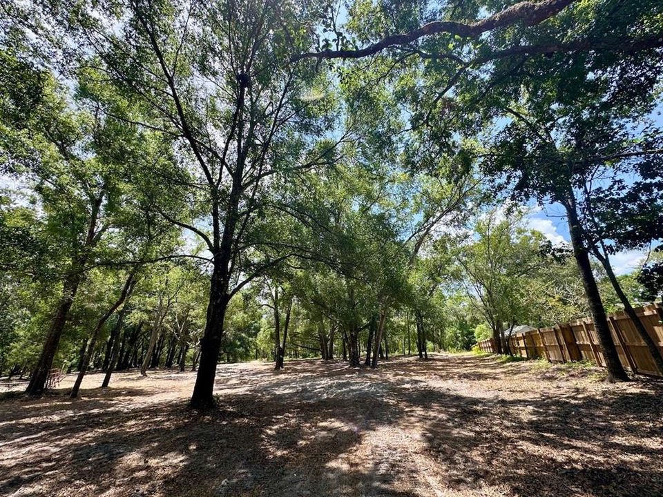 На продажу: $589,900 (14.57 acres)
