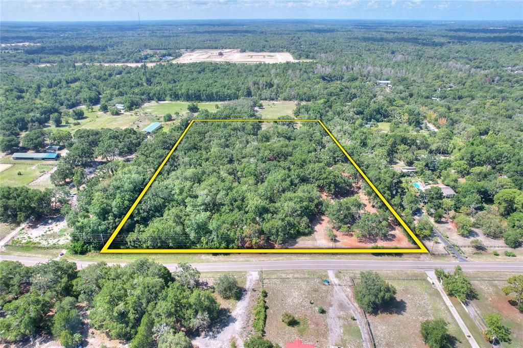 На продажу: $589,900 (14.57 acres)