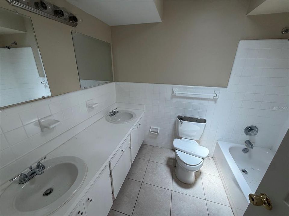 На продажу: $189,900 (3 спален, 2 ванн, 1629 Квадратных фут)
