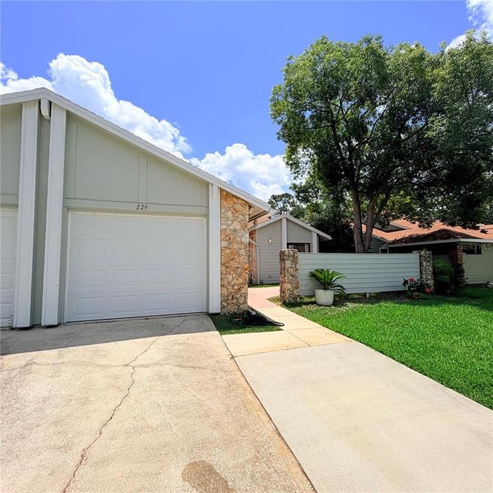 For Rent: $2,500 (3 beds, 2 baths, 1730 Square Feet)