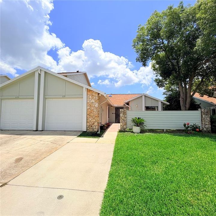 For Rent: $2,500 (3 beds, 2 baths, 1730 Square Feet)