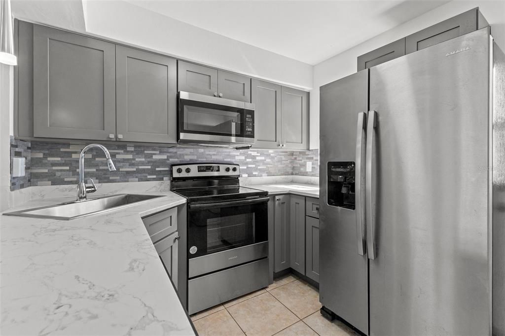 В аренду: $1,975 (2 спален, 2 ванн, 1118 Квадратных фут)