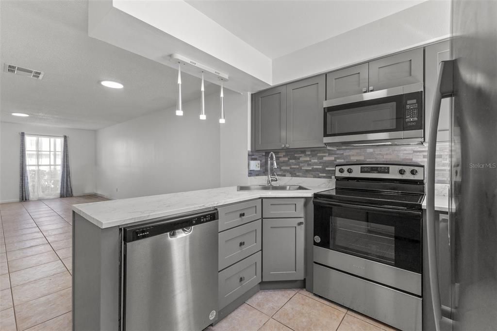 В аренду: $1,975 (2 спален, 2 ванн, 1118 Квадратных фут)
